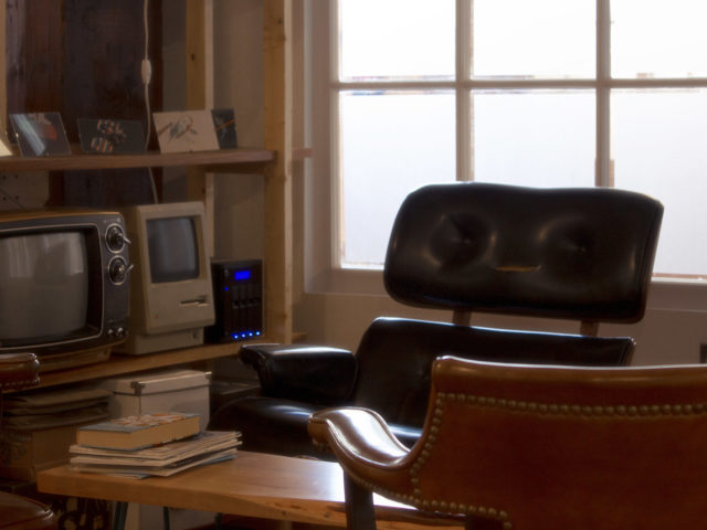 Simple creature office chairs